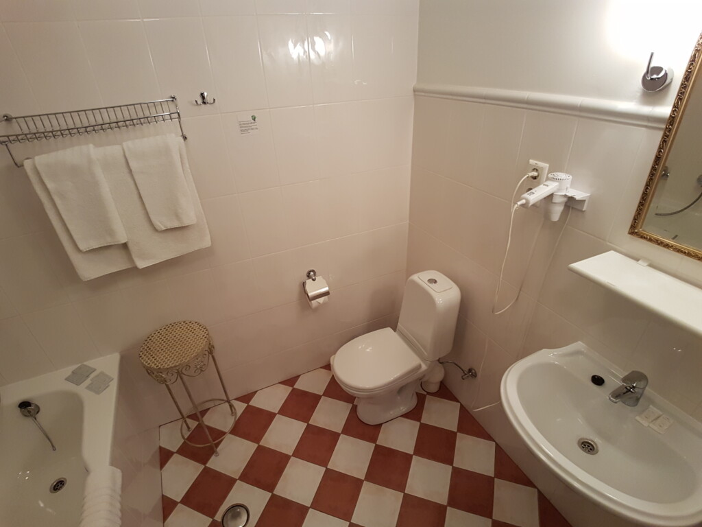 25ist_birini_castle_hotel_wc1